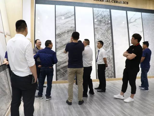 設(shè)想未來(lái)丨將軍企業(yè)2018新品發(fā)布會(huì)暨《夢(mèng)想的空間》中國(guó)年度室內(nèi)設(shè)計(jì)競(jìng)賽沙龍發(fā)布會(huì)圓滿(mǎn)召開(kāi)！
(圖14)