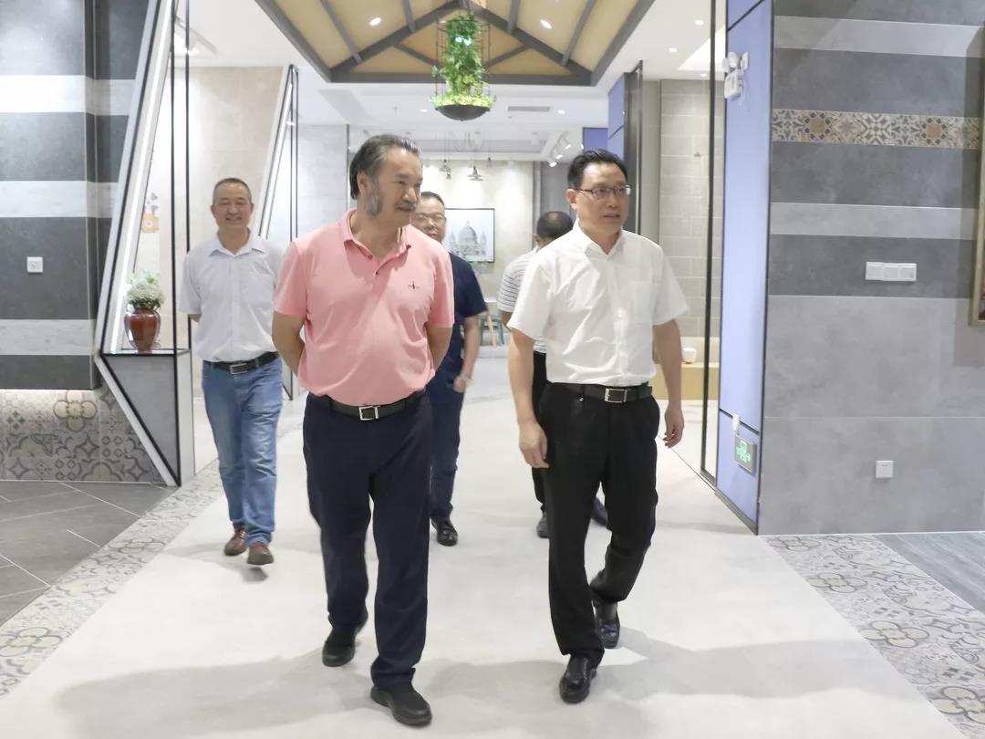 頭條丨衡陽政府考察團(tuán)再度走進(jìn)將軍企業(yè)，共商發(fā)展未來！
(圖4)